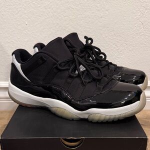 Air Jordan 11 Retro Low Black White